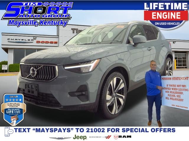2023 Volvo XC40 B5 Plus Bright Theme AWD