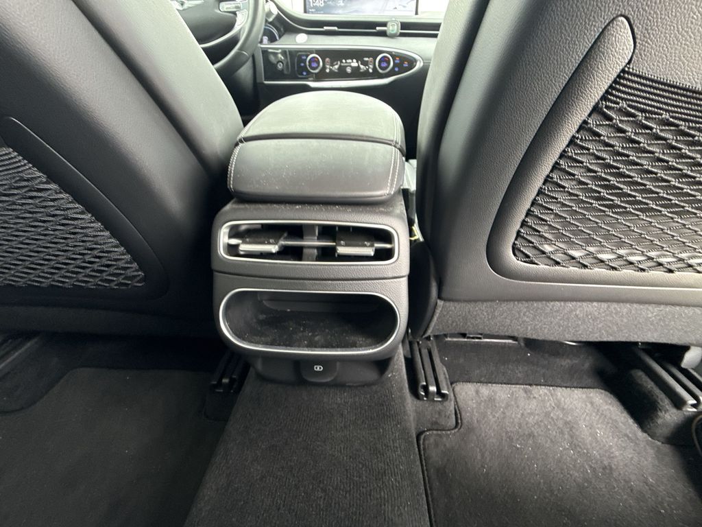 Thumbnail: 2023 Genesis GV70 - 18