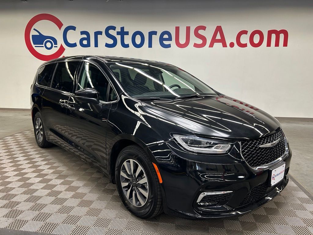2023 Chrysler Pacifica Hybrid Touring L FWD