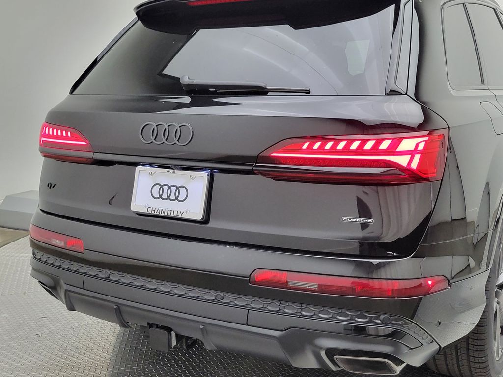 Thumbnail: 2026 Audi Q7 - 8