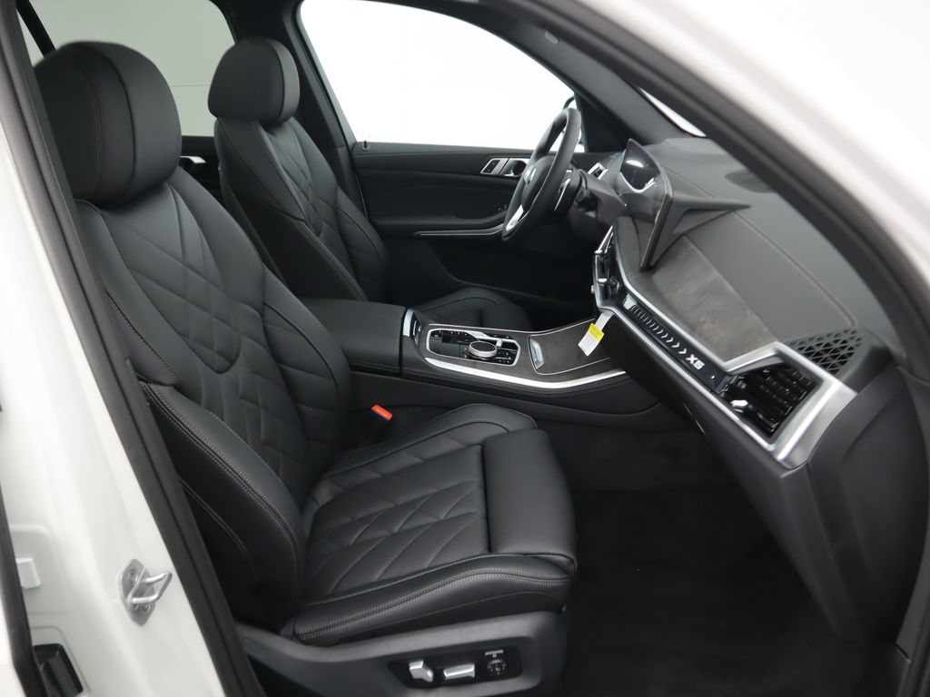 Thumbnail: 2025 BMW X5 - 21