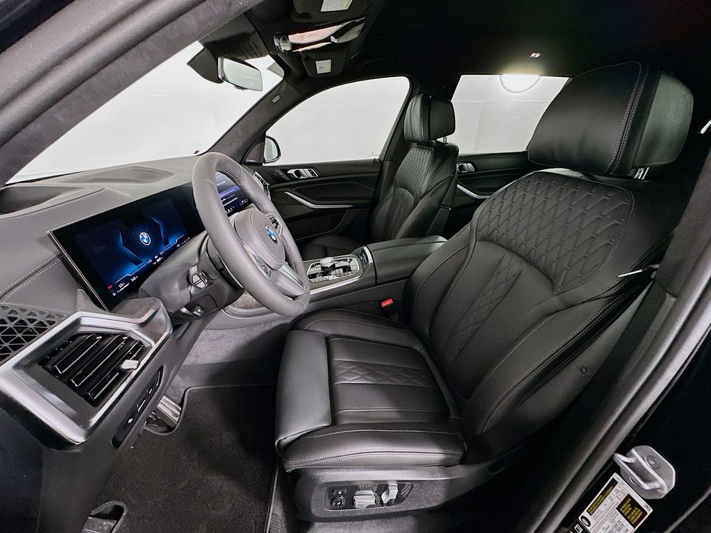 2025 BMW X7 xDrive40i 16