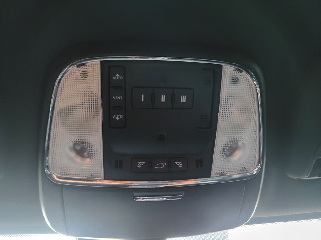 Used Car 2021 Jeep Grand Cherokee  Limited For Sale Under $30,000 In Austin, Texas