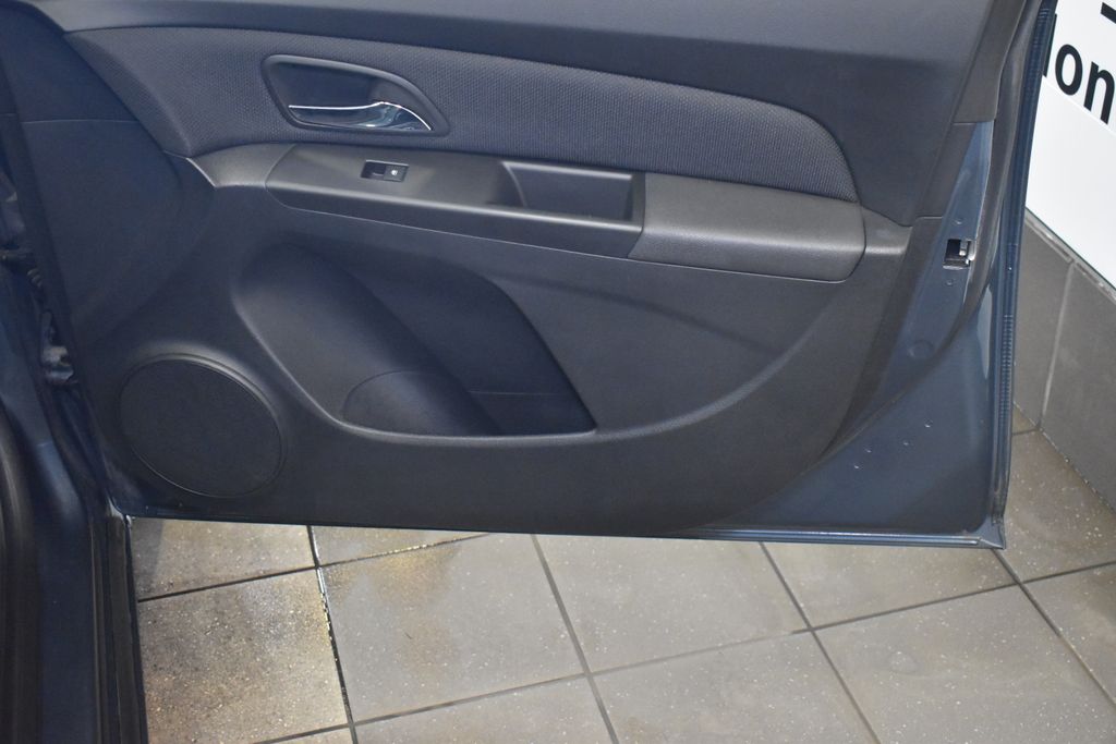 2012 Chevrolet Cruze LT 31