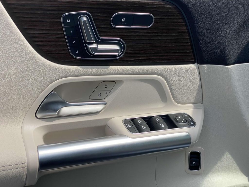 2025 Mercedes-Benz GLA 250 16