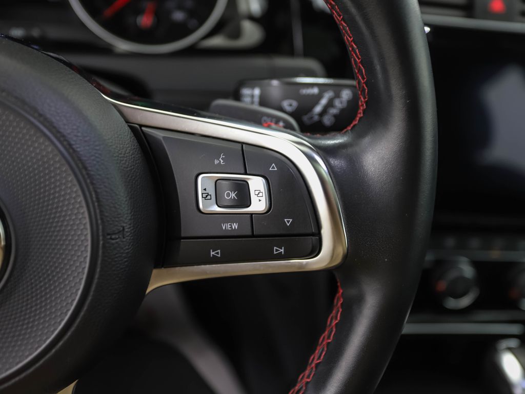 Thumbnail: 2019 Volkswagen Golf - 13