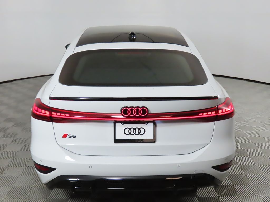 Thumbnail: 2025 Audi e-tron S - 4