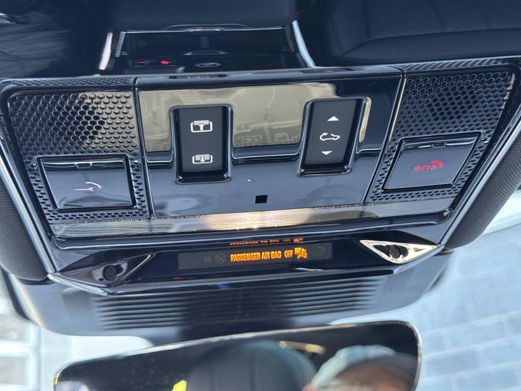 Certified Used 2025 Gray Land Rover Dynamic SE image 23
