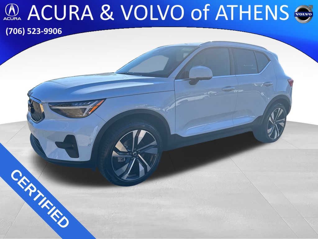 2025 Volvo XC40 B5 Ultra Bright Theme AWD