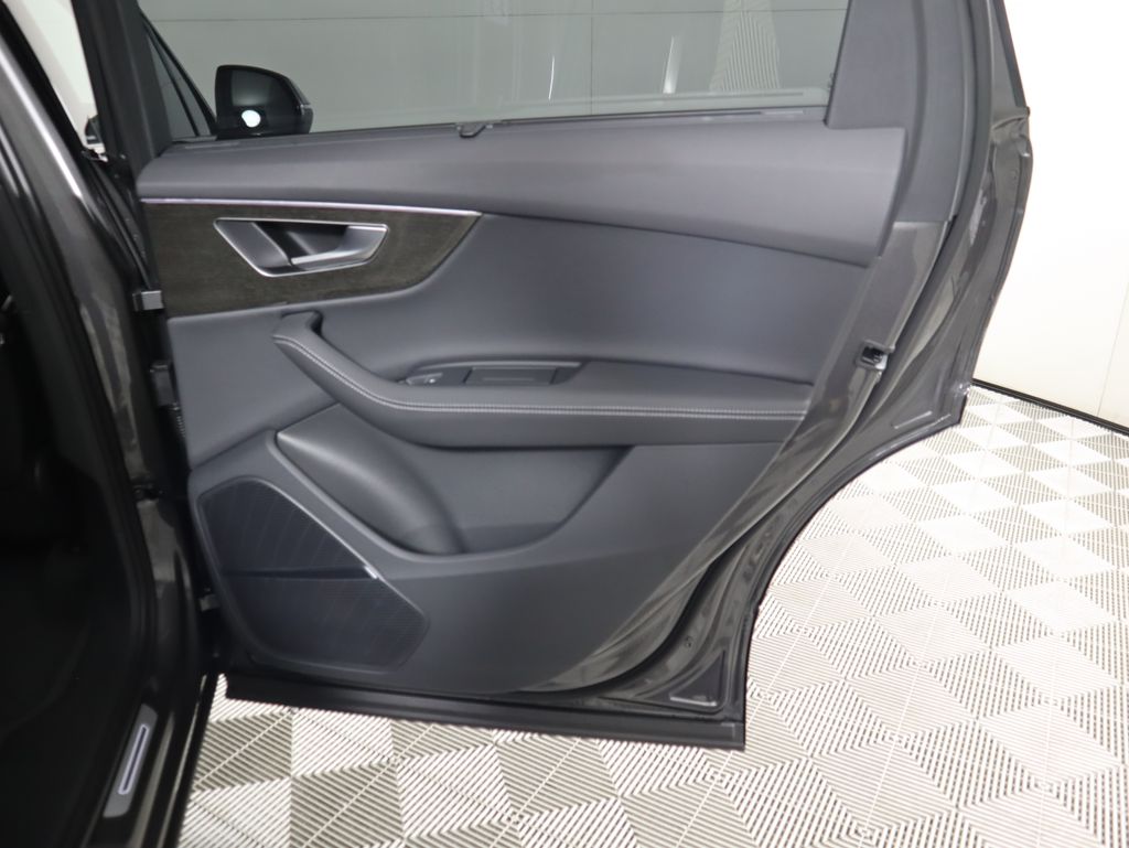 Thumbnail: 2026 Audi Q7 - 31