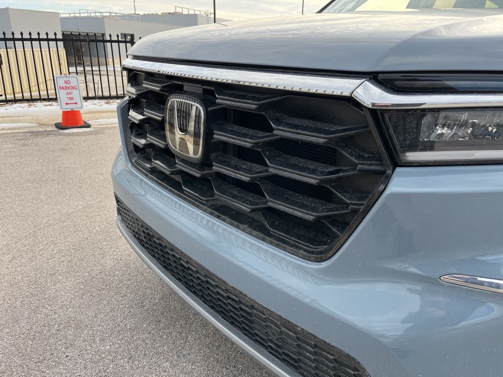 Thumbnail: 2025 Honda Pilot - 15