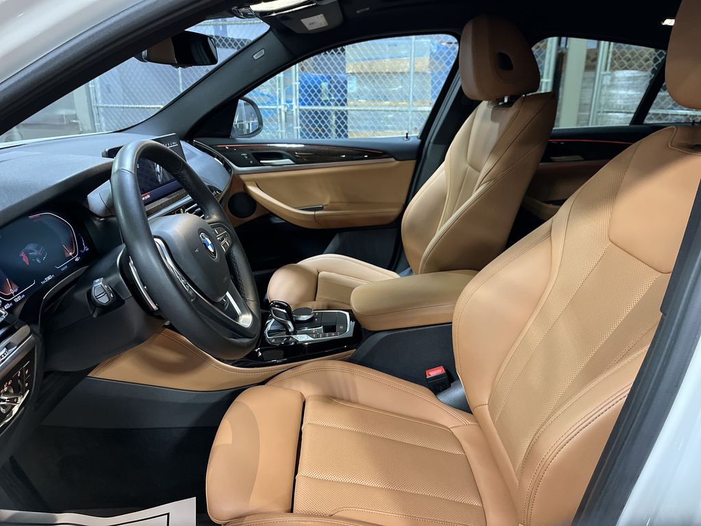 Thumbnail: 2023 BMW X4 - 11