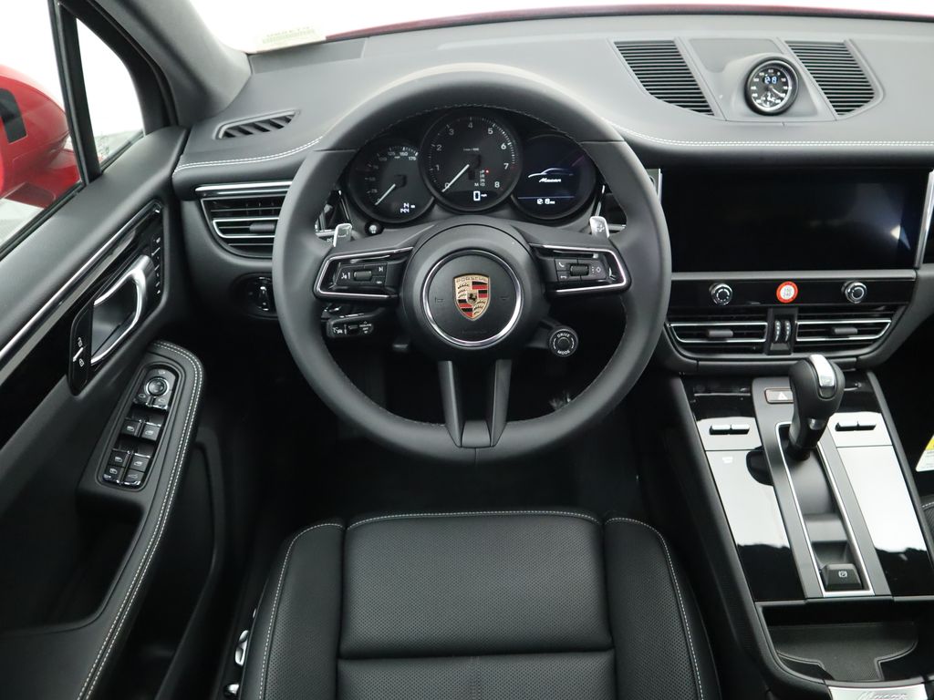 Thumbnail: 2025 Porsche Macan - 13