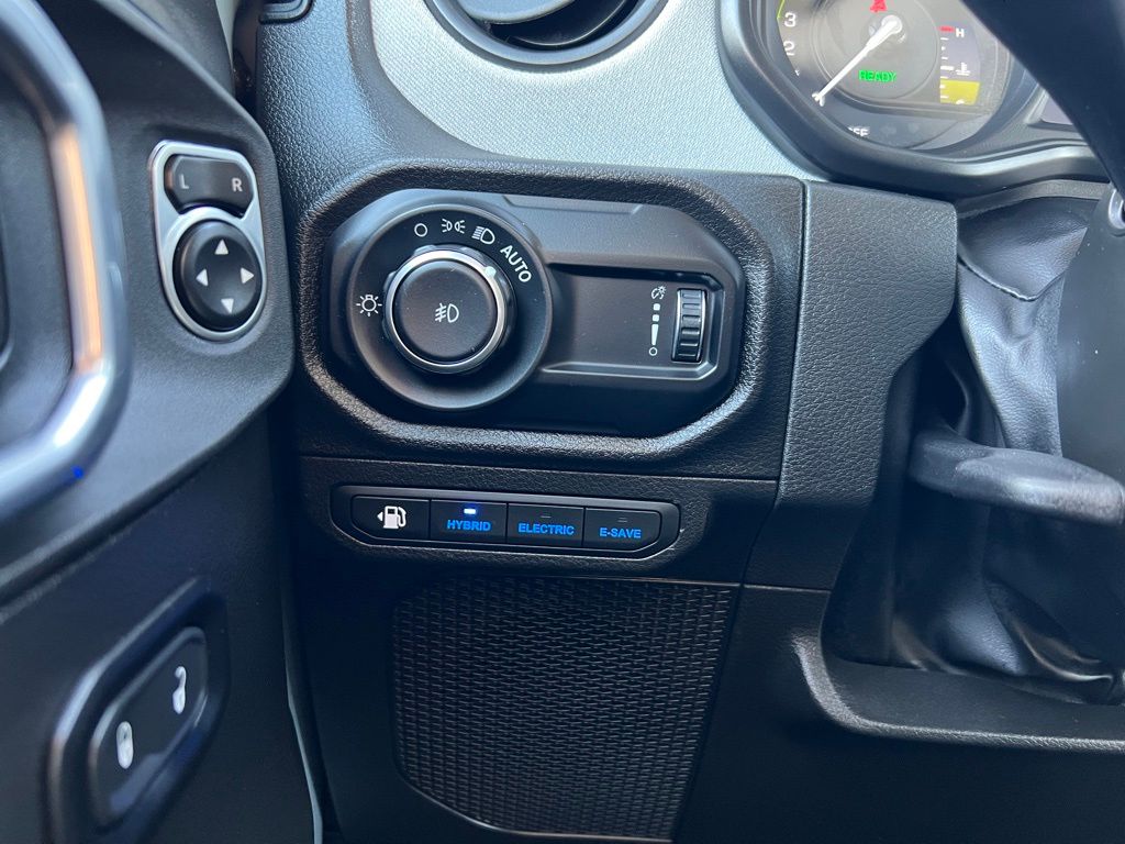 Thumbnail: 2024 Jeep Wrangler - 17