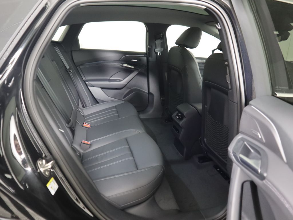 Thumbnail: 2025 Audi e-tron - 24