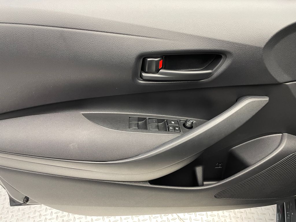 2025 Toyota Corolla LE 9