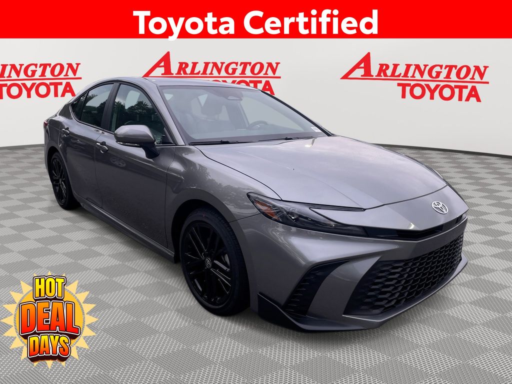 2026 Toyota Camry SE Hybrid's photo
