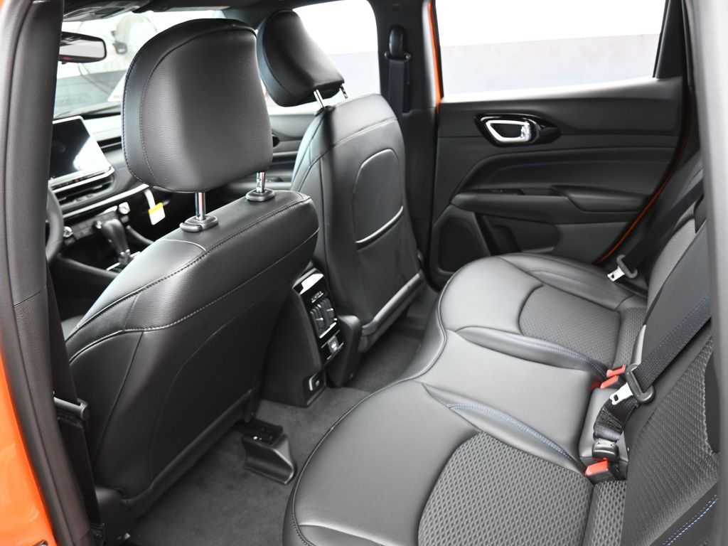 New 2026 Joose Jeep Latitude image 27