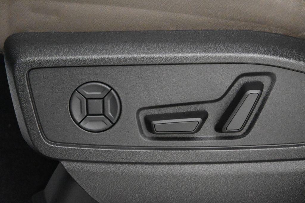 Thumbnail: 2025 Audi Q5 - 26