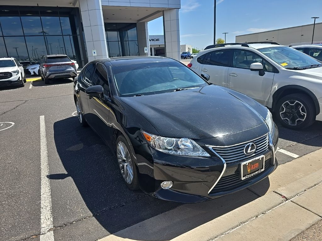 Thumbnail: 2013 Lexus ES - 3