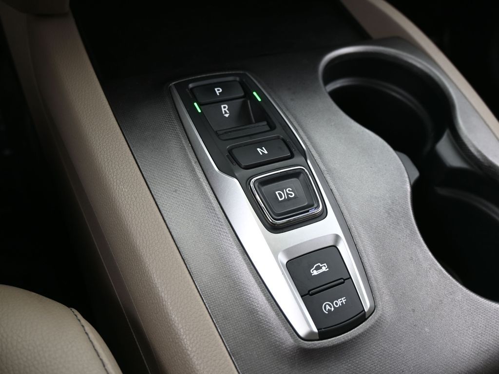 Used 2023 Platinum White Pearl Honda RTL image 26