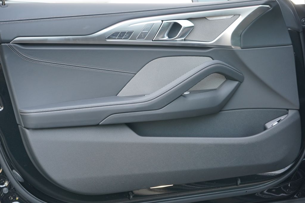 Thumbnail: 2026 BMW 8 Series - 9