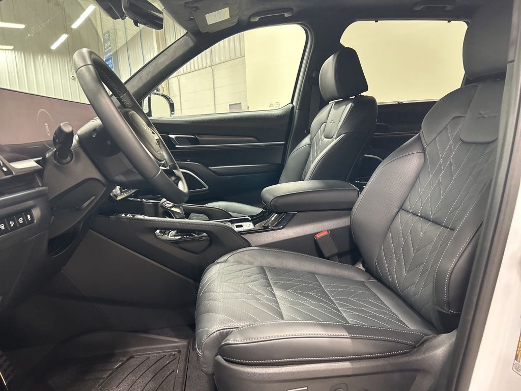 used 2025 Kia Telluride car, priced at $50,262