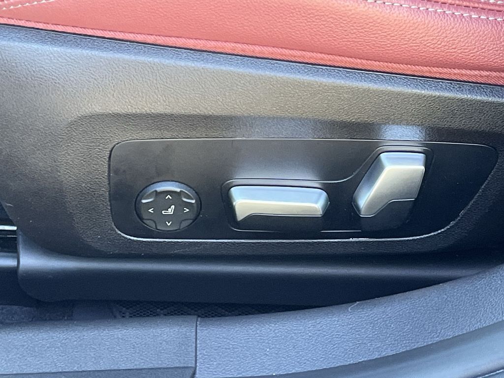 Thumbnail: 2023 BMW 3 Series - 12