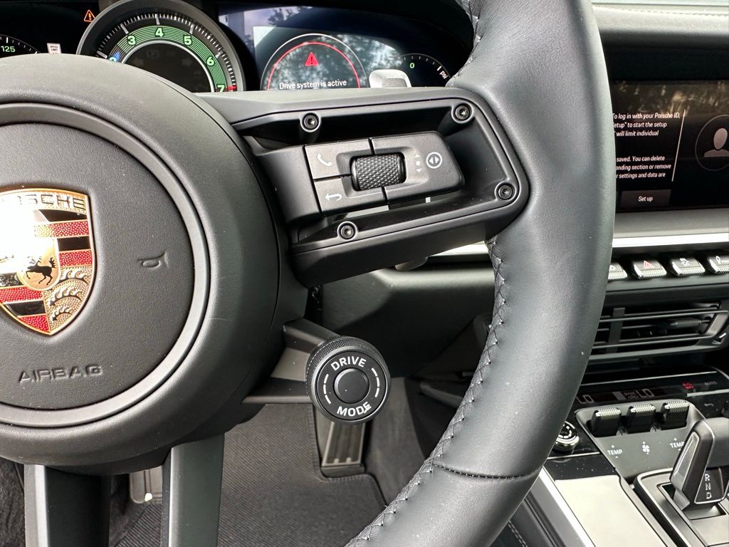 Thumbnail: 2025 Porsche 911 - 18