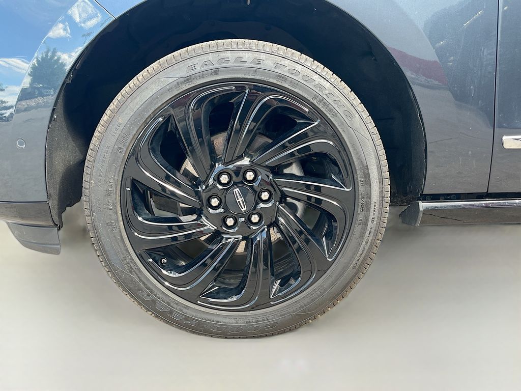 Used 2022 Blue Lincoln Reserve image 35