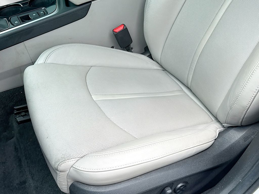 2019 Hyundai Sonata Limited 18