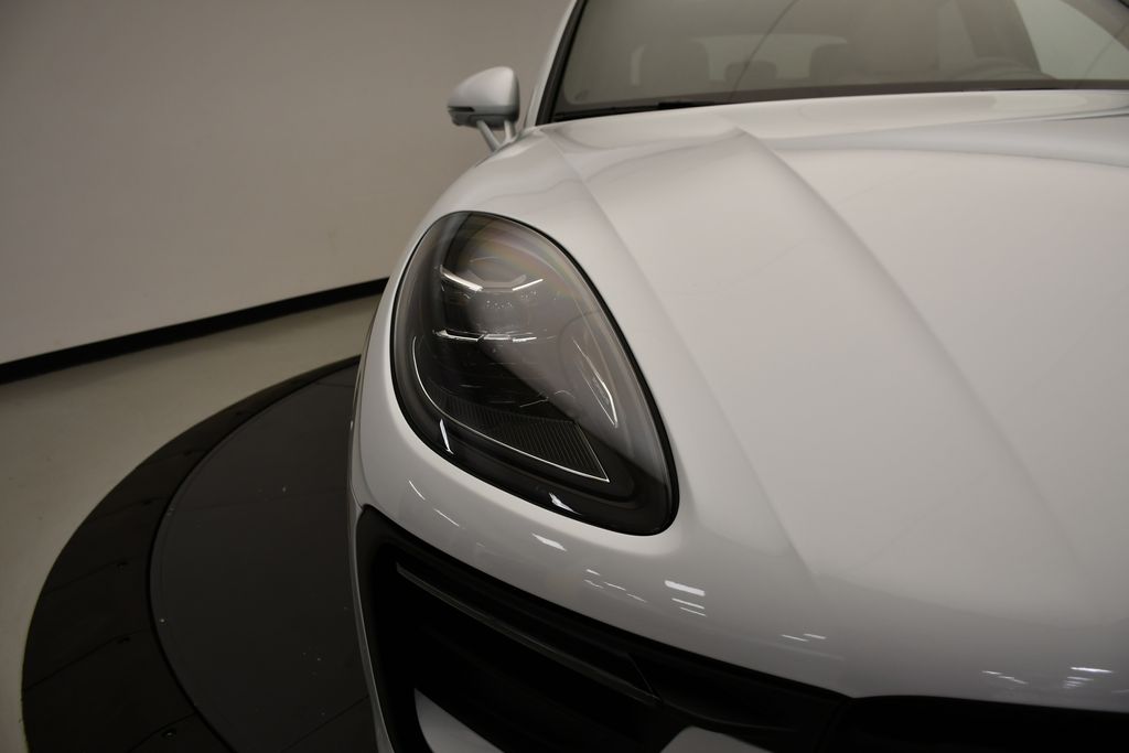 Thumbnail: 2025 Porsche Macan - 14