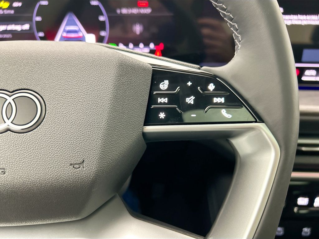 Thumbnail: 2025 Audi Q5 - 12