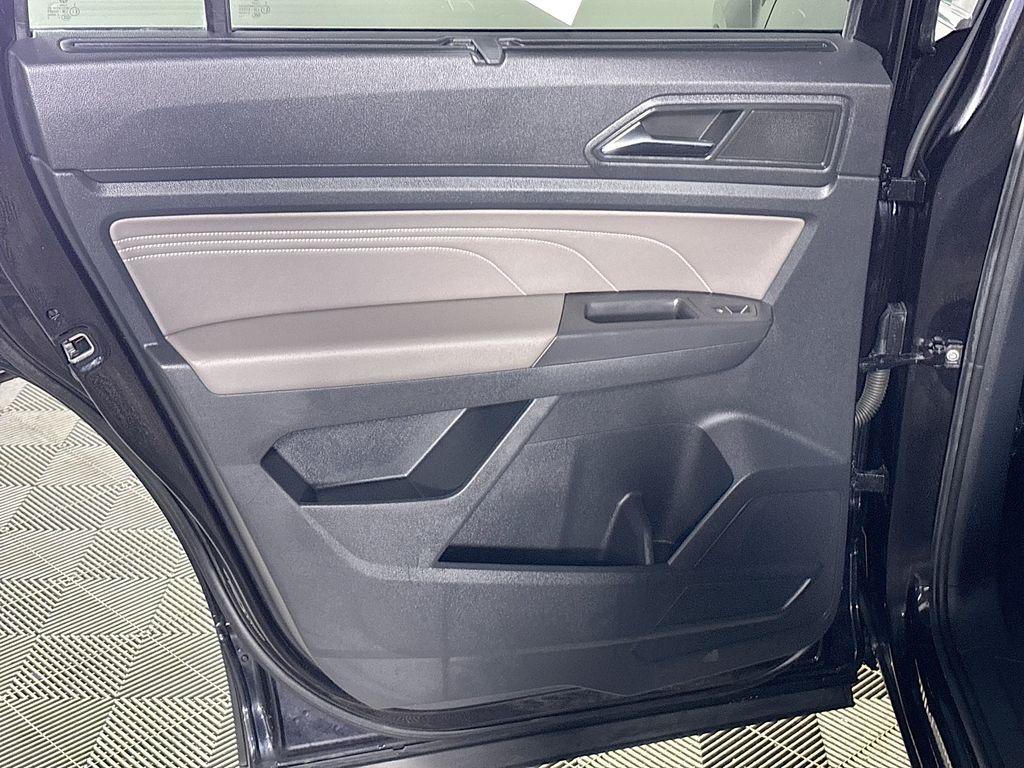 2023 Volkswagen Atlas 2.0T SE