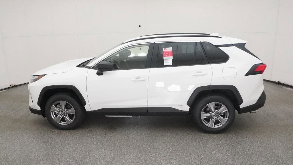Thumbnail: 2025 Toyota RAV4 - 27