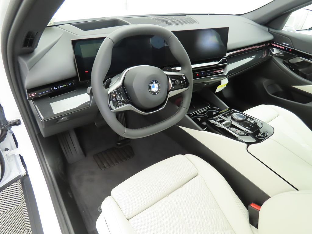 Thumbnail: 2026 BMW 5 Series - 9