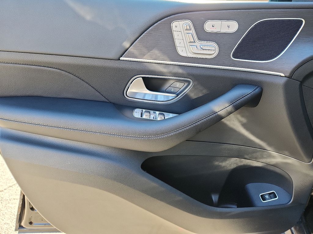 Thumbnail: 2025 Mercedes-Benz GLE - 12