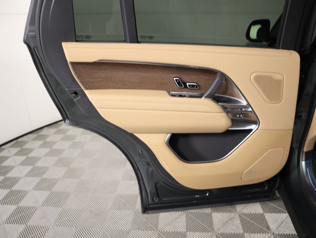 Thumbnail: 2025 Land Rover Range Rover - 27