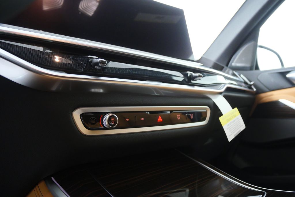 Thumbnail: 2026 BMW X5 - 20