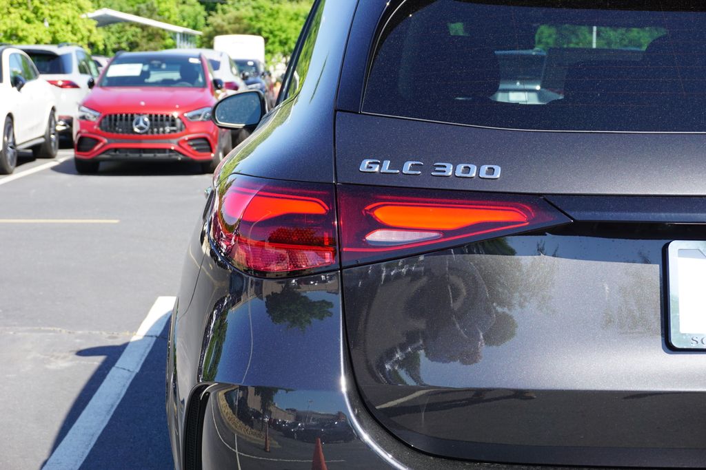 2025 Mercedes-Benz GLC 300 16