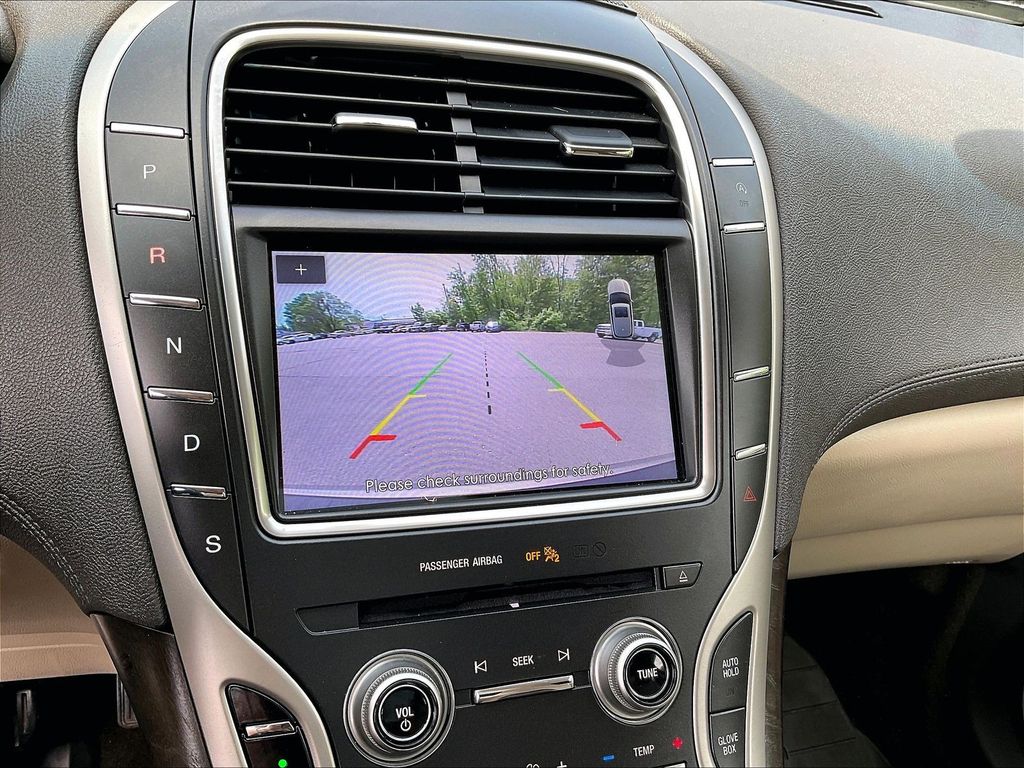 2019 Lincoln Nautilus — photo 16