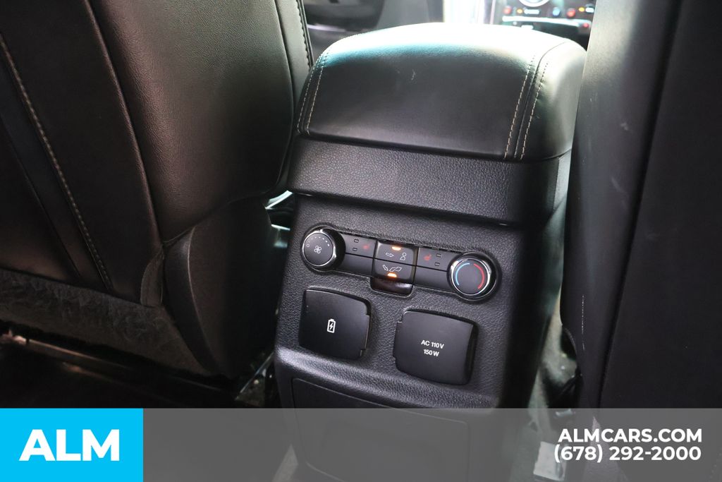 Used 2016 Black Ford Platinum image 27
