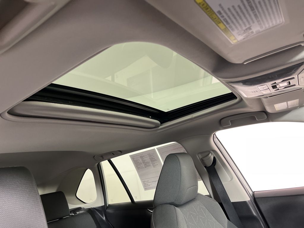 Thumbnail: 2020 Toyota RAV4 - 6