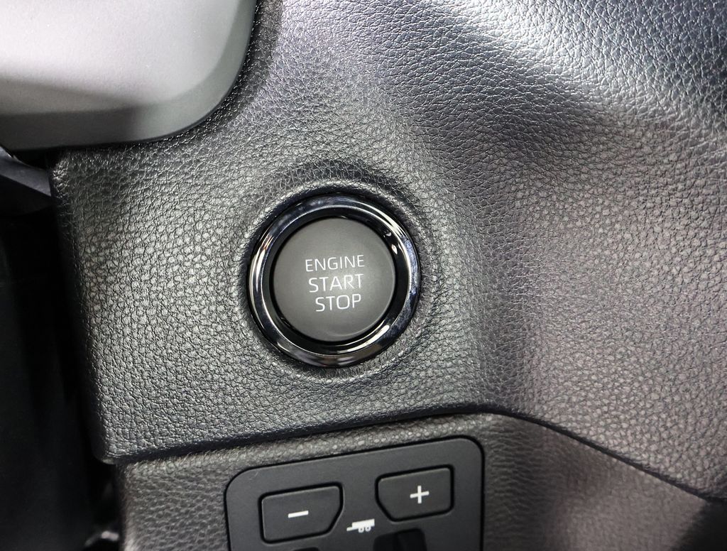 2026 Toyota Tundra SR5 CrewMax photo 8