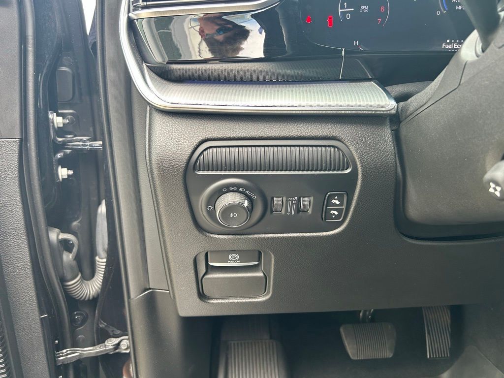 2023 Jeep Grand Wagoneer L Base