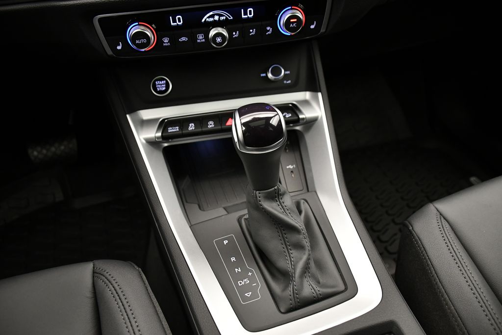 Thumbnail: 2025 Audi Q3 - 31