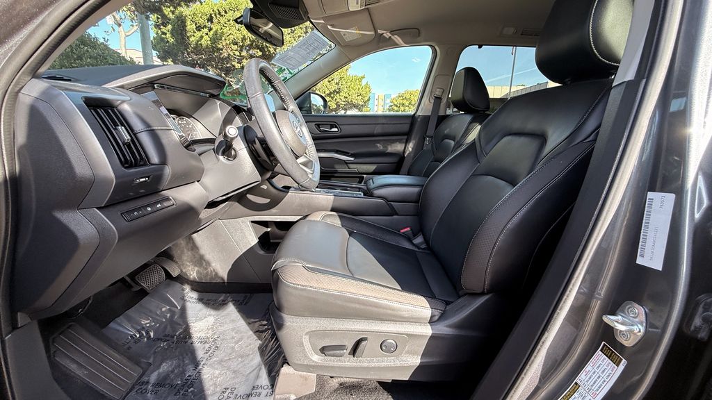 Used 2022 Nissan Pathfinder SL 4D Sport Utility