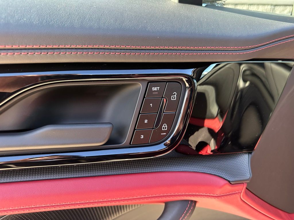 Thumbnail: 2026 Porsche Panamera - 19