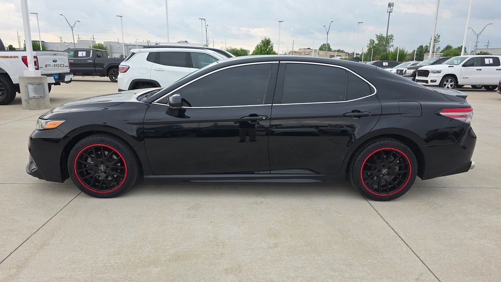 Used 2019 Toyota Camry SE with VIN 4T1B11HK9KU227616 for sale in Kansas City