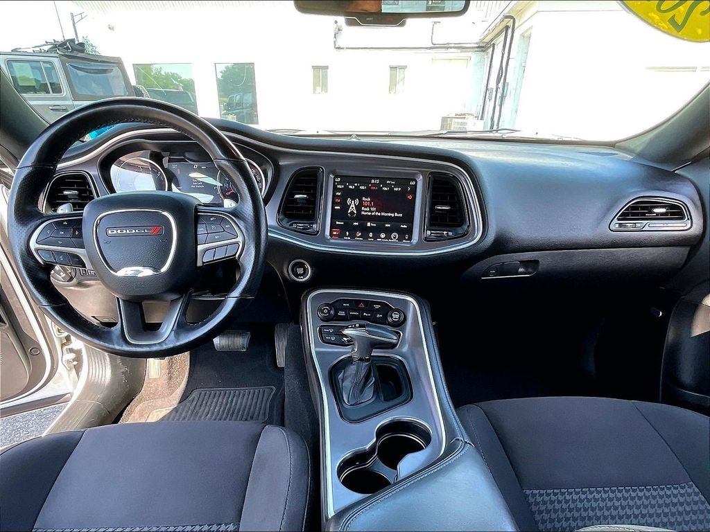 2019 Dodge Challenger — photo 21